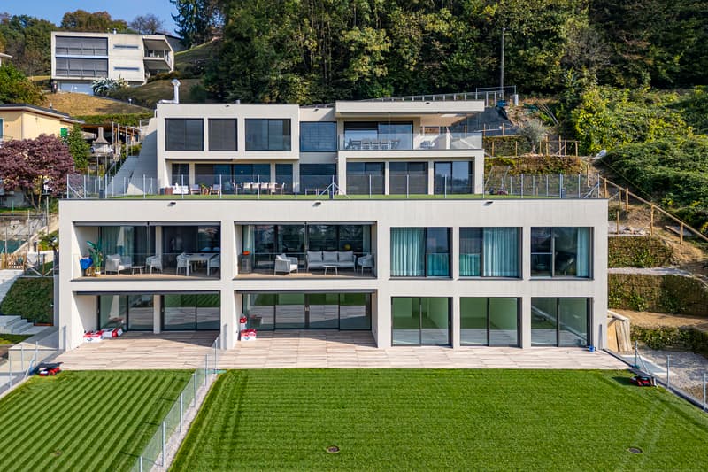 Nuova moderna residenza / Neue moderne Residenz / New modern residence