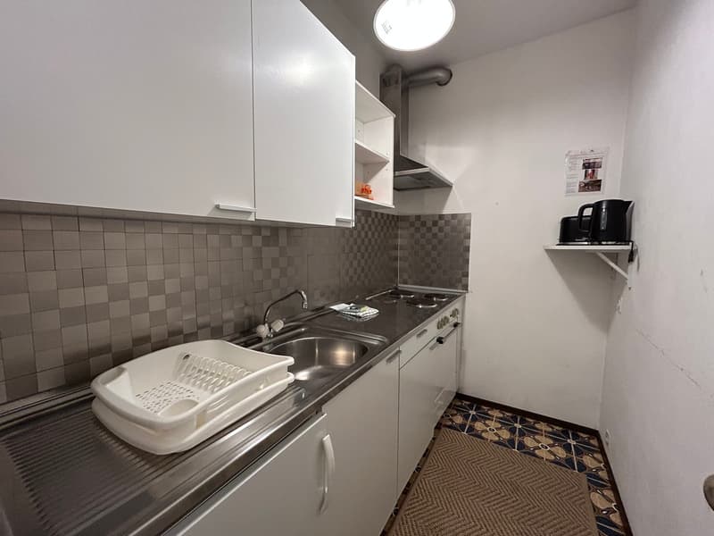 LUGANO-CASSARATE Monolocale in posizione privilegiata (4)