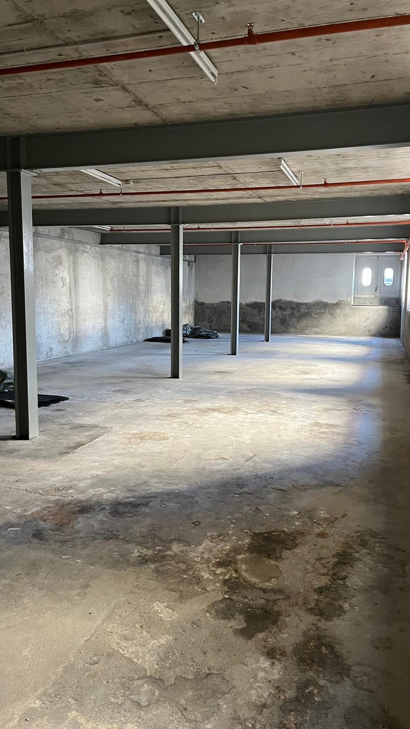 Deposito/Magazzino di 165 mq con parcheggio a Balerna (6)