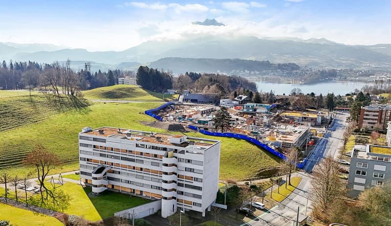 EXKLUSIVE 6.5-ZIMMER-ATTIKA-MAISONETTE IN DER STADT LUZERN – VIEL RAUM FÜR IHRE WOHNIDEEN ***** (12)