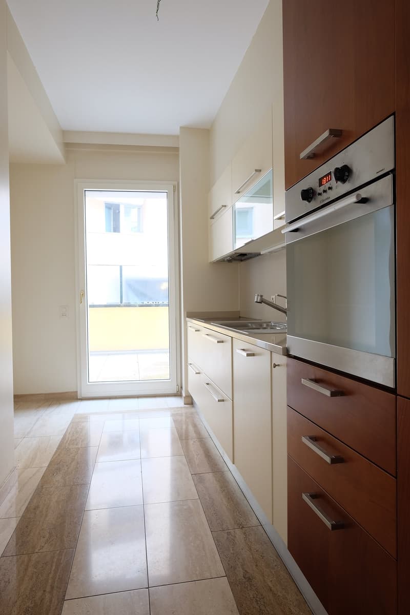 Affittasi appartamento di alto standing, lungolago Lugano 2° Piano (17)
