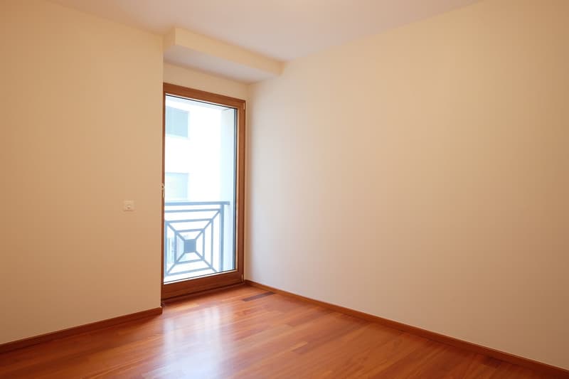 Affittasi appartamento di alto standing, lungolago Lugano al 3° piano (13)