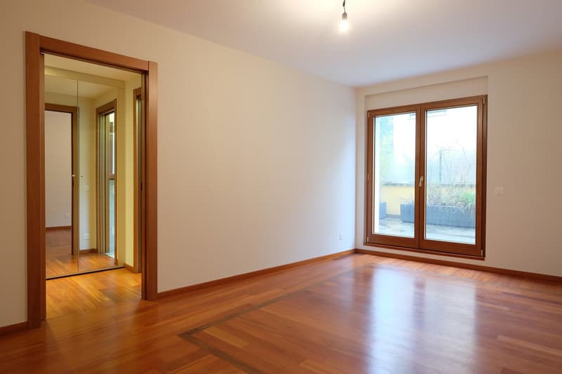 Affittasi appartamento di alto standing, lungolago Lugano al 3° piano (5)
