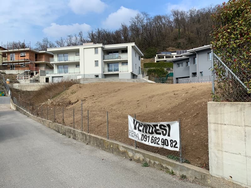 VENDESI TERRENO EDIFICABILE AD ARZO (3)