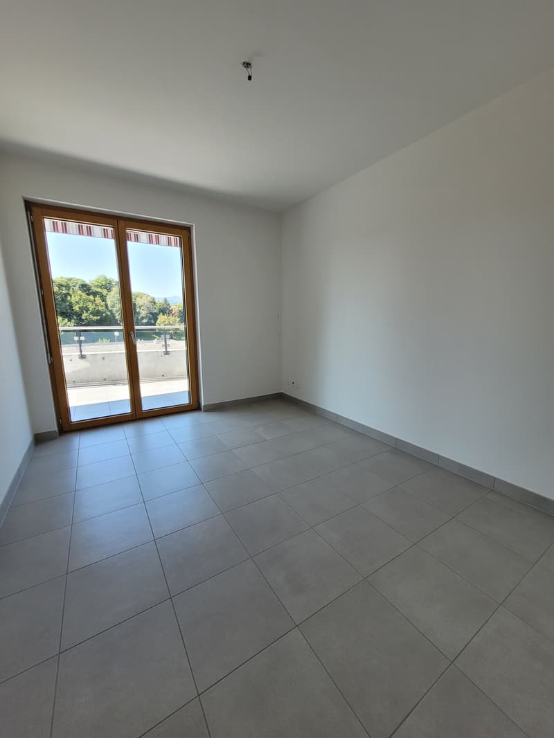 Luminoso appartamento di 4.5 locali con balcone a Mendrisio (7)