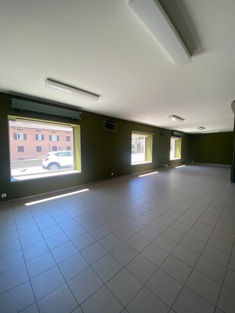 Locale Commerciale in Affitto a Balerna – Via San Gottardo 104 (3)