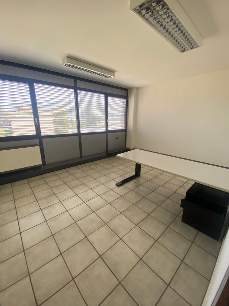 Ufficio di 4 locali in affitto a Balerna-Via Sottobisio 30 (8)
