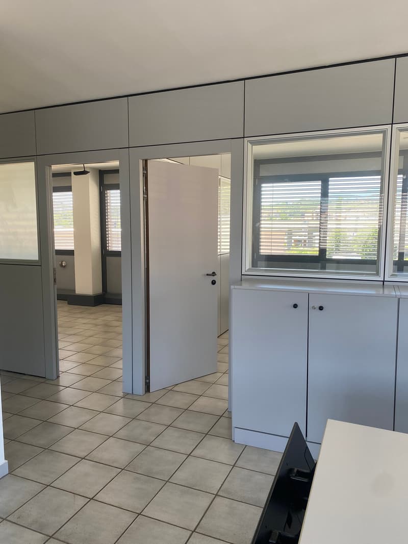 Ufficio di 4 locali in affitto a Balerna-Via Sottobisio 30 (7)