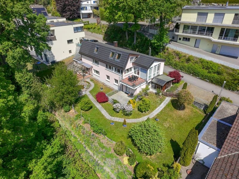 E troumhafti Wohnlag: Eifamiliehuus met Ilegerwohnig ond wonderbarem Garte (6)