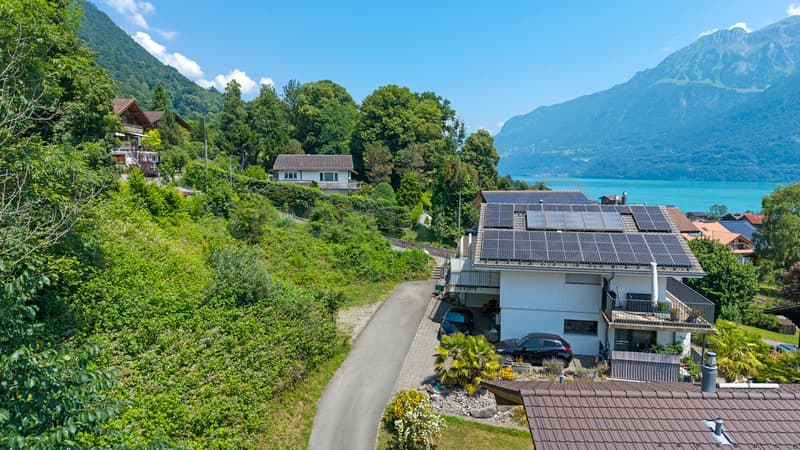Maison de rêve au lac de Brienz avec appartement 3.5 pièces, ascenseur et panorama ! (9)