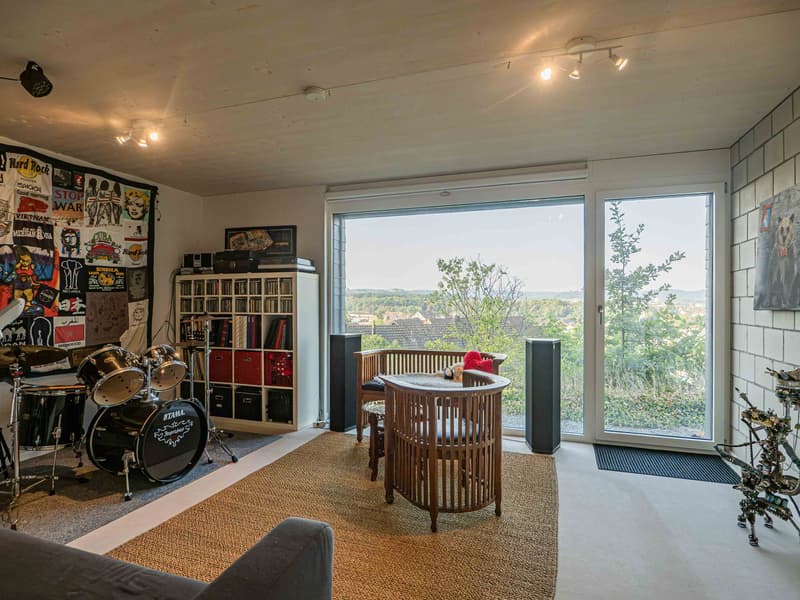 Architektur, Aussicht und Komfort – aussergewöhnliches EFH am Chestenberg (12)
