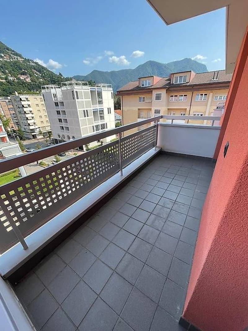 Affittasi appartamento 2.5 loc molto luminoso - 5 ed ultimo (2)