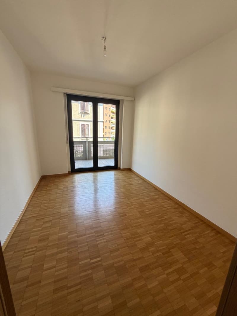 Luminoso appartamento di 4.5 locali con balcone a Lugano – Disponibile subito (10)