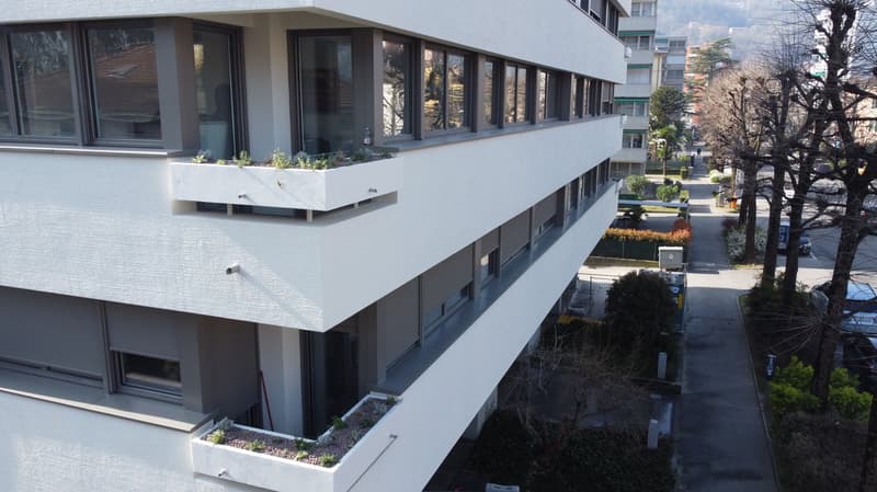 Moderno ufficio di 4 locali a Chiasso con balcone e vista panoramica (2)