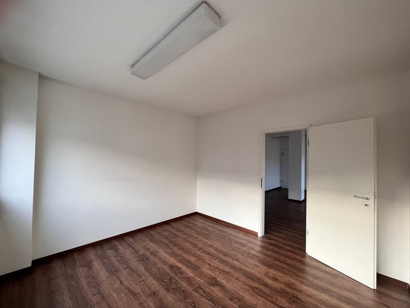 Ufficio moderno di 75 m² in affitto a Chiasso (3)