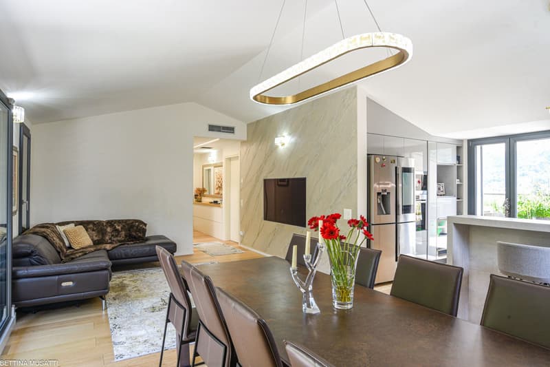 VACALLO – ATTICO ESCLUSIVO CON TERRAZZE PANORAMICHE E JACUZZI IN POSIZIONE PRESTIGIOSA (6)