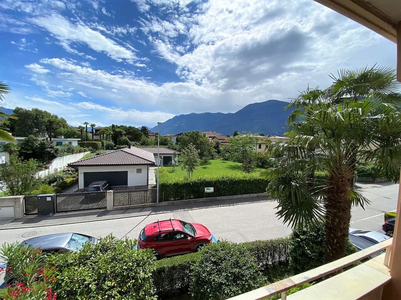 Accogliente bilocale con balcone e vista panoramica ad Ascona (1)