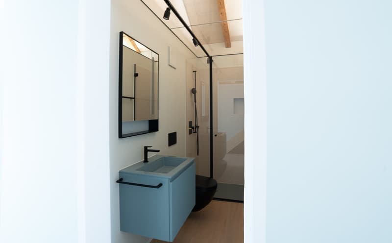 Exklusive 3.5-Zimmer-Dachwohnung im Rosengarten – Historischer Charme trifft modernes Design (10)