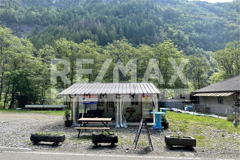 Spazio commerciale in vendita nella bella Val Calanca (2)