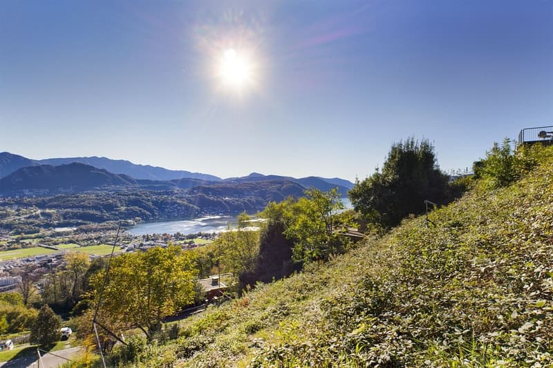 Terreno con progetto edilizio approvato con splendida vista lago e panoramica (2)
