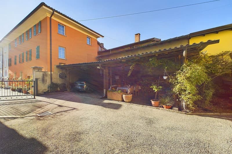 Vivere in collina Casa di nucleo a Montagnola da ristrutturare con tettoia adiacente (1)
