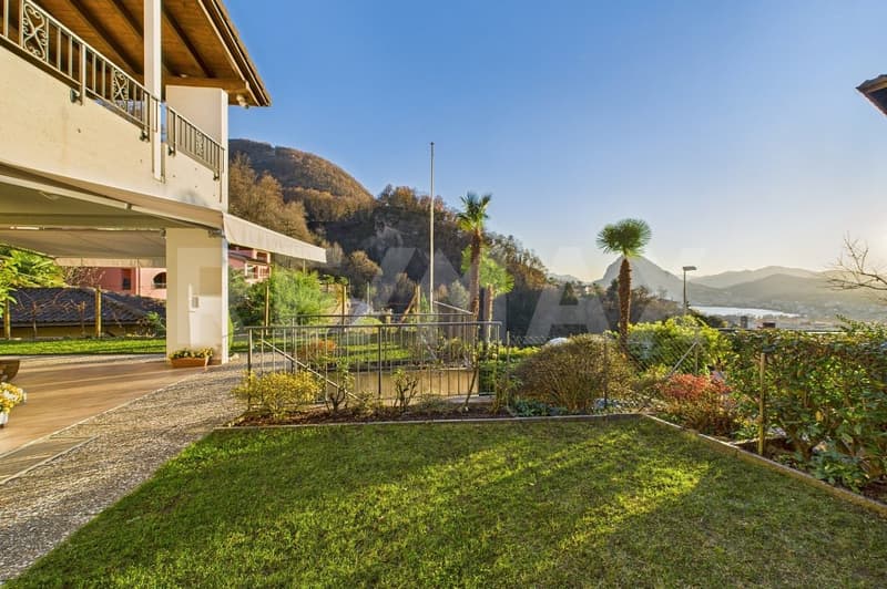 Villa esclusiva con vista lago (1)