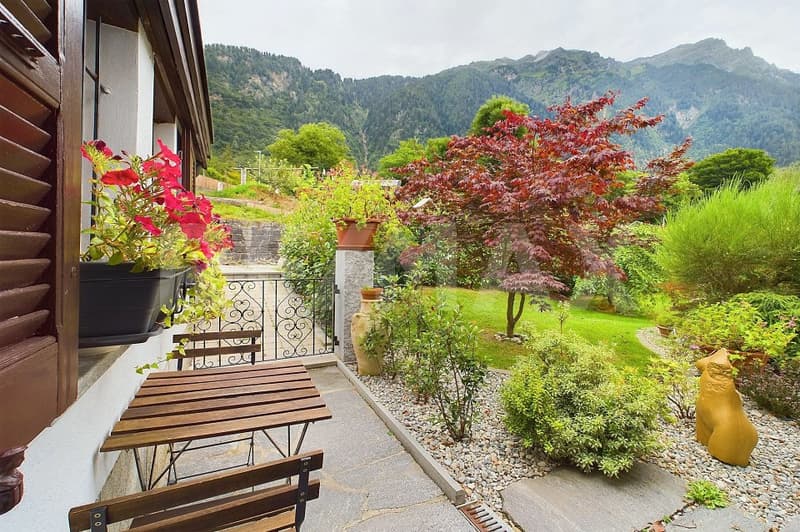 Casa unifamiliare con splendida vista immersa nella natura della valle di Blenio (1)