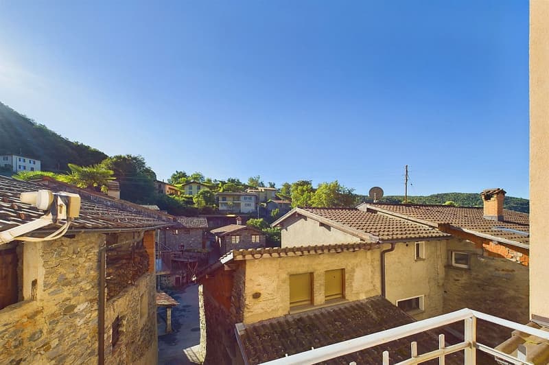 Luminosa casa di 5 12 locali anche residenza secondaria (2)