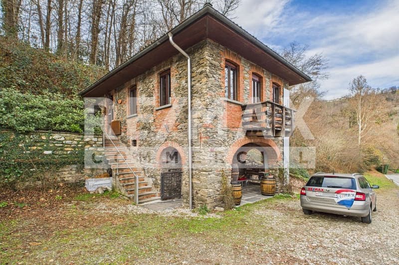 Un angolo di tradizione: grotto in vendita a Monteggio (1)