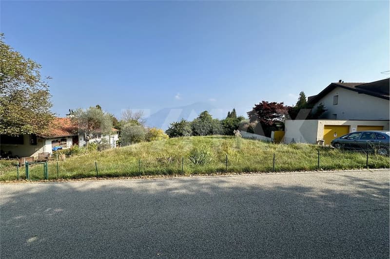 Terreno edificabile con vista e possibilità di seconda residenza Carona, Lugano (1)