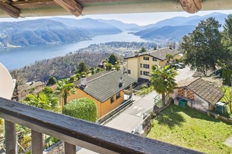Casa bifamiliare con vista lago eleganza comfort e relax (1)