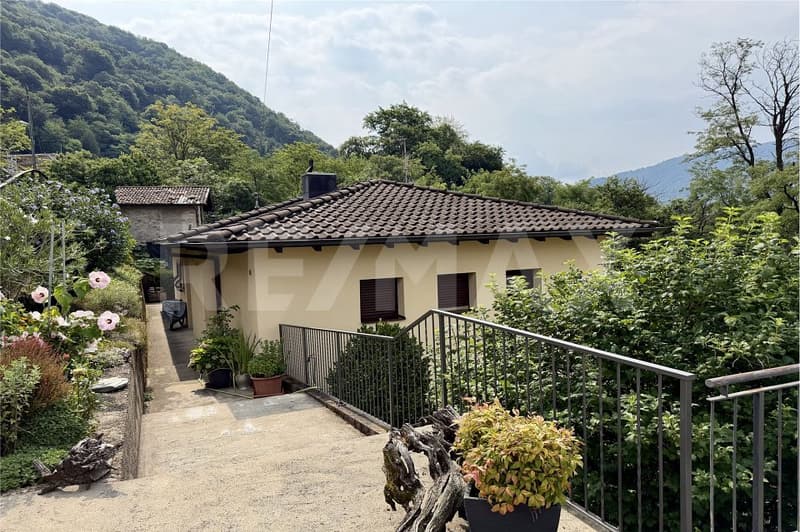 Bellissima casa con rustico e tantissimo verde per gli amanti della tranquillità (2)