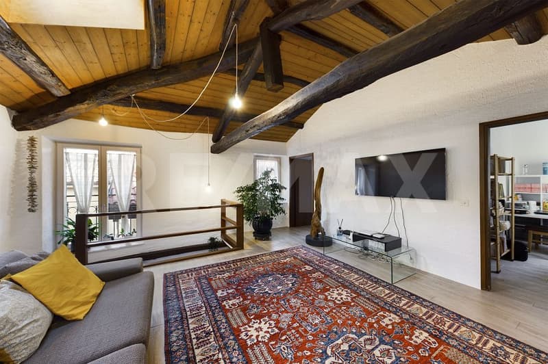 Grande casa di nucleo da poco rinnovata con charme (2)