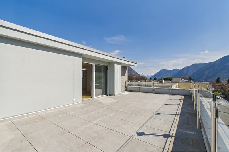 Nuovo e moderno appartamento duplex di 3 ½ locali con ampia terrazza e splendida vista (2)