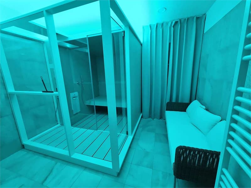 Vezia, splendida villa con piscina interna (11)