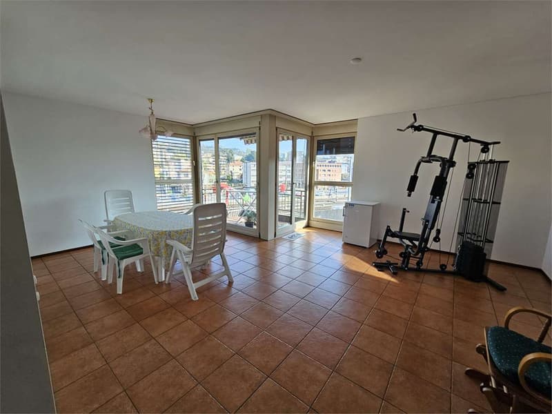 Mendrisio, interessante 3.5 locali con balconi (4)