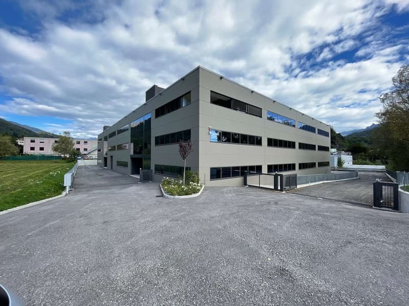 Moderni spazi in nuovo capannone (1)