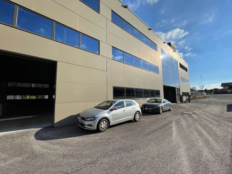 Moderni spazi in nuovo capannone (2)