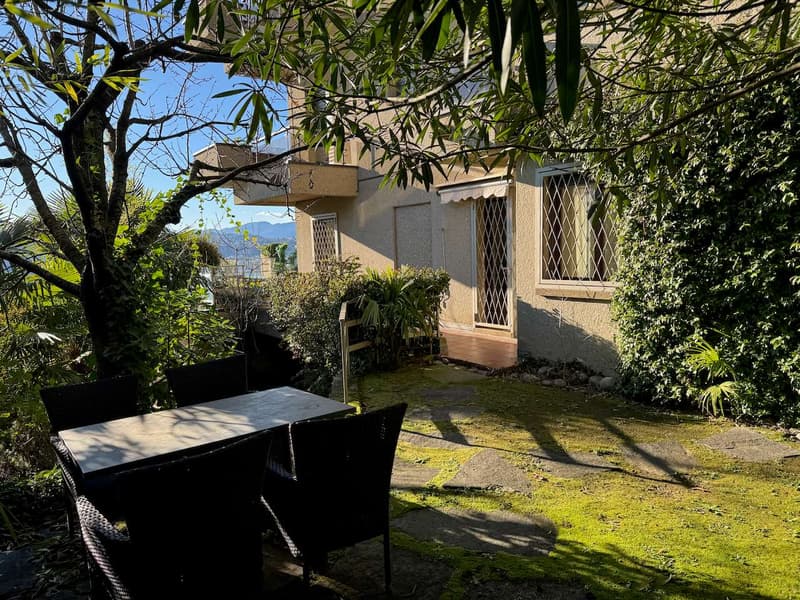 Appartamento vista lago con giardino (7)