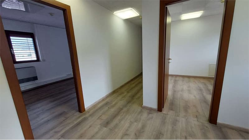 Camorino, ufficio di 152 mq (7)
