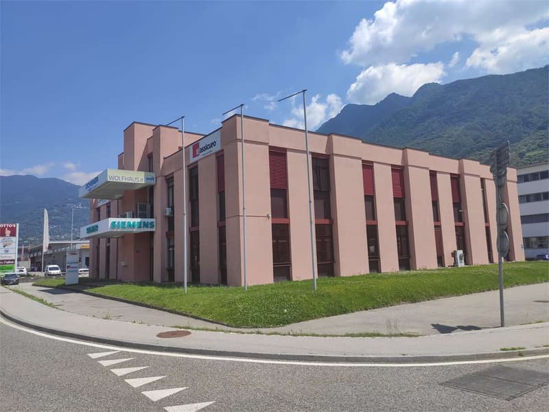 Camorino, ufficio di 152 mq (12)