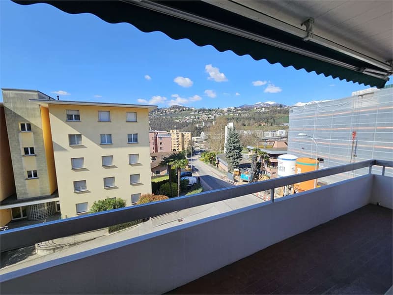Pregassona, affito 2.5 locali con balconi (5)