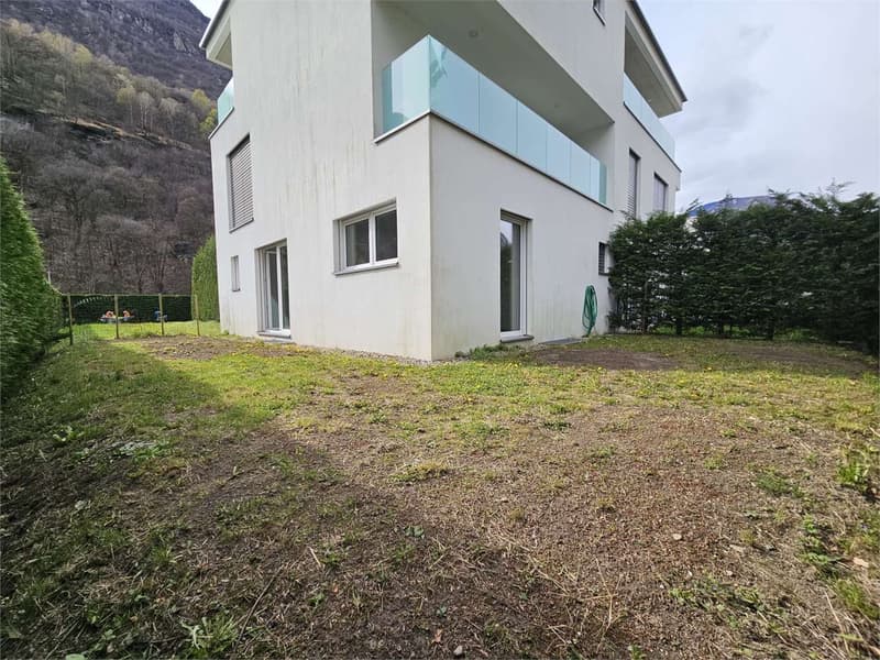 Iragna, affitto 2.5 locali piano terra con giardino privato (2)