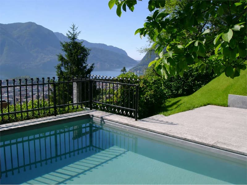 Villa con piscina (1)