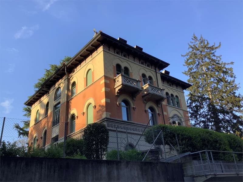 Lugano zona cattedrale, duplex 5.5 locali in villa d'epoca (1)