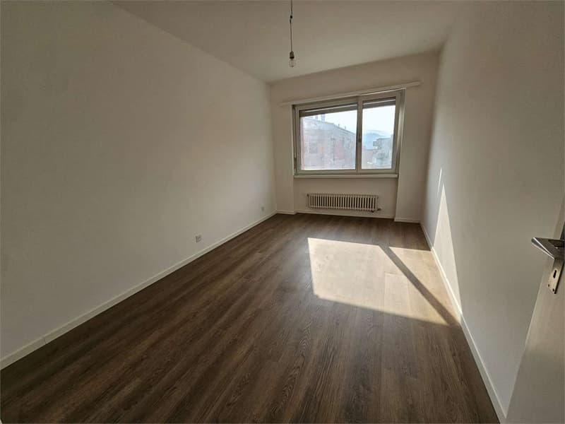 Chiasso, affitto ampio 3.5 locali con balcone (9)