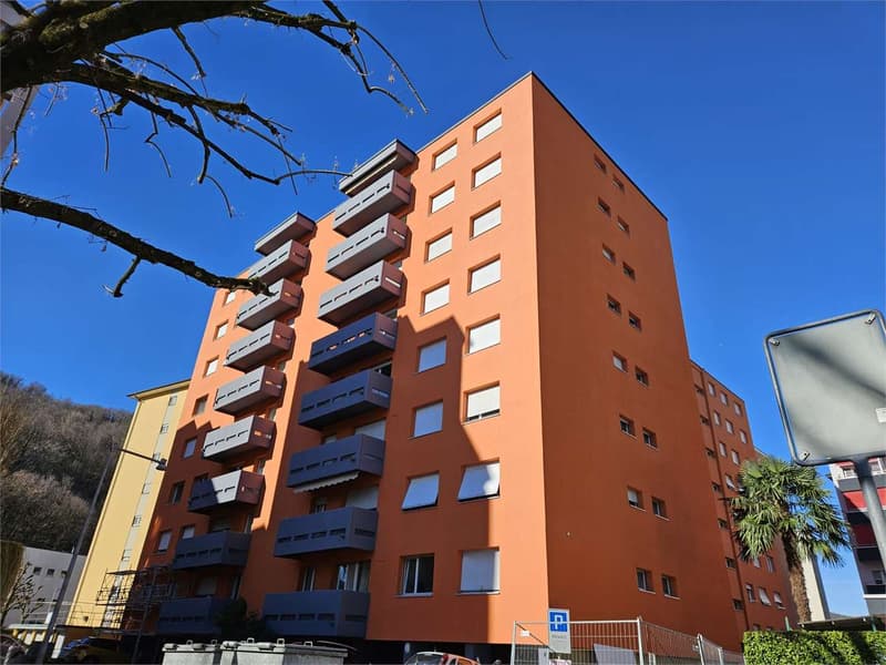 Chiasso, affitto ampio 3.5 locali con balcone (1)