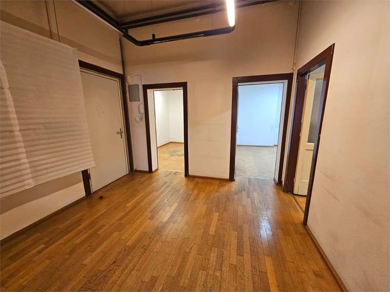 Lugano Centro, Spazio commerciale di 308 m² con uffici e area produtti (10)