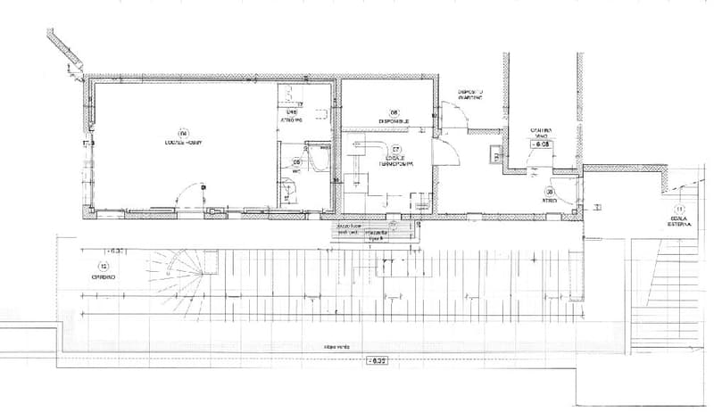 Living room, kitchen, dining room, 3 bedrooms, 2 bathrooms, storage, terrace, raised ground floor