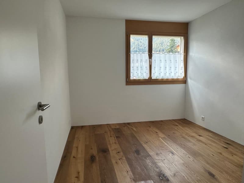 Moderne 3.5-Zimmerwohnung mit Weitsicht in Breil/Brigels (10)